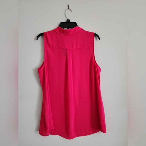NWT - APT.9 Sleeveless Button-Front Blouse - Picture 4 of 4
